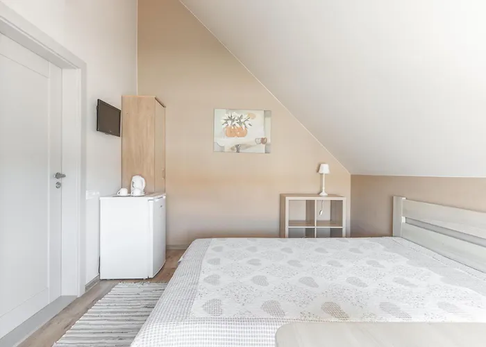 7 Sakalai בית הארחה פלאנגה