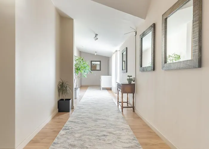 7 Sakalai בית הארחה