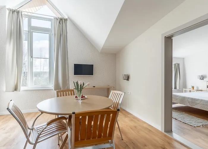 7 Sakalai בית הארחה 3*