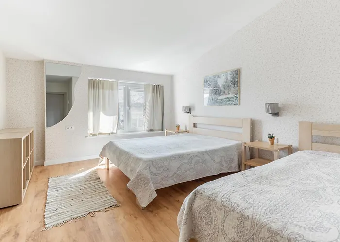 7 Sakalai בית הארחה פלאנגה